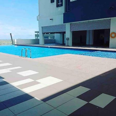 Orked Vanda, 3 Bedroom Apartment, Seaview Netflixwifiyoutube Kuala Terengganu Exterior foto